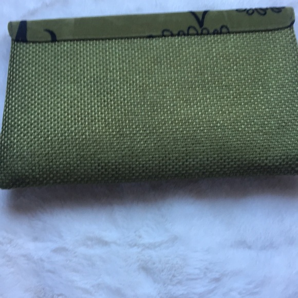 Green Handmade Straw Clutch - Picture 2 of 6